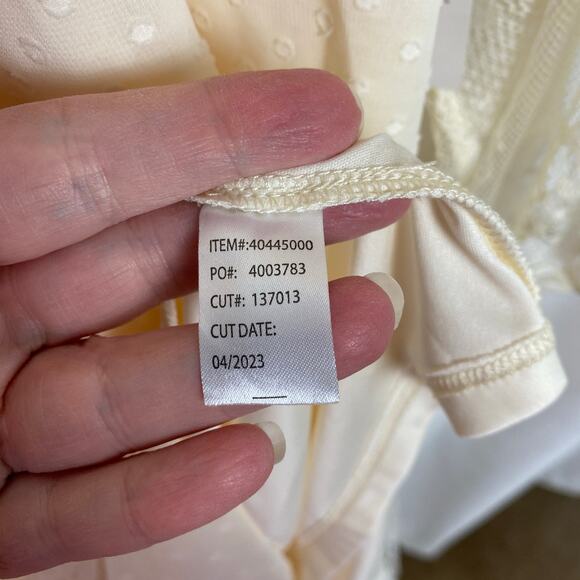 Torrid Festi Cream Lace Clip Dot Mini Dress Sz.4 NWT - Picture 14 of 16